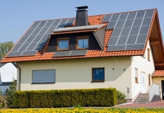 Mit PV-Anlagen Steuern sparen: Das gilt 2025